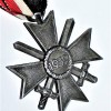 DISTINTIVO MERITI DI GUERRA CON SPADE IN ARGENTO
