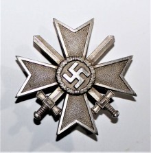 CROCE MERITI DI GUERRA CON SPADE