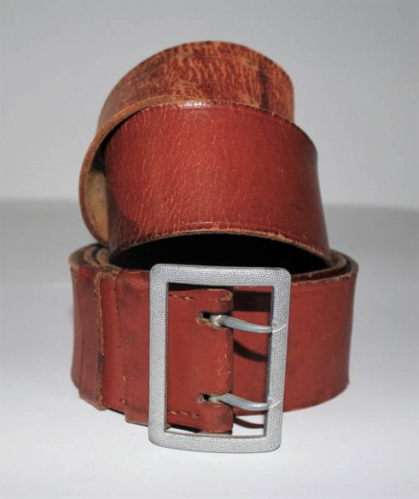 OFFICER�S BELT LUFTWAFFE AND WEHRMACHT