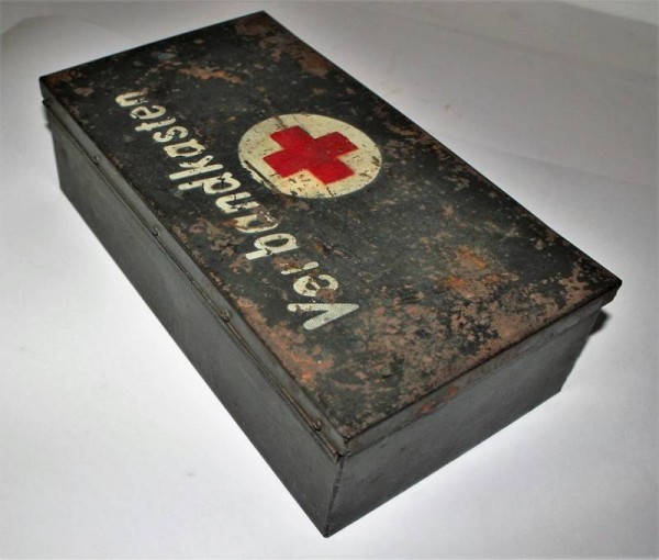 D.R.K. KIT MEDICO IN CASSETTA VERDE