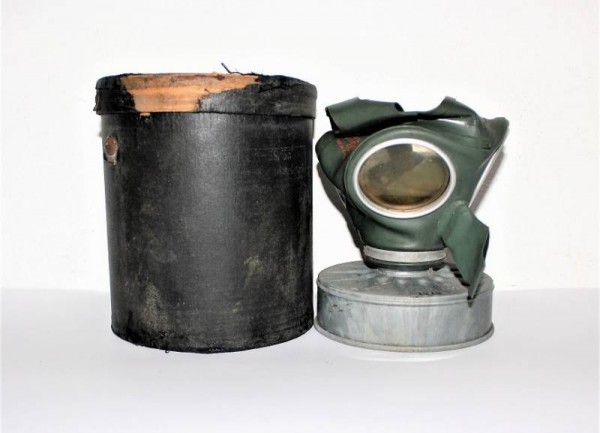 GAS MASK LUFTSCHUTZ