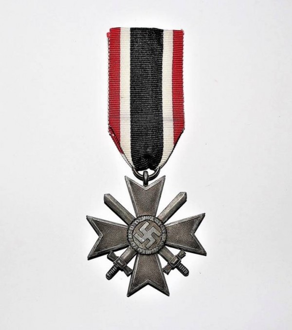 DISTINTIVO MERITI DI GUERRA CON SPADE IN BRONZO
