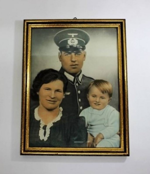 RITRATTO SOLDATO WEHRMACHT CON FAMIGLIA