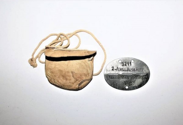 ID-DISC HERMANN GOERING WITH LEATHER BAG