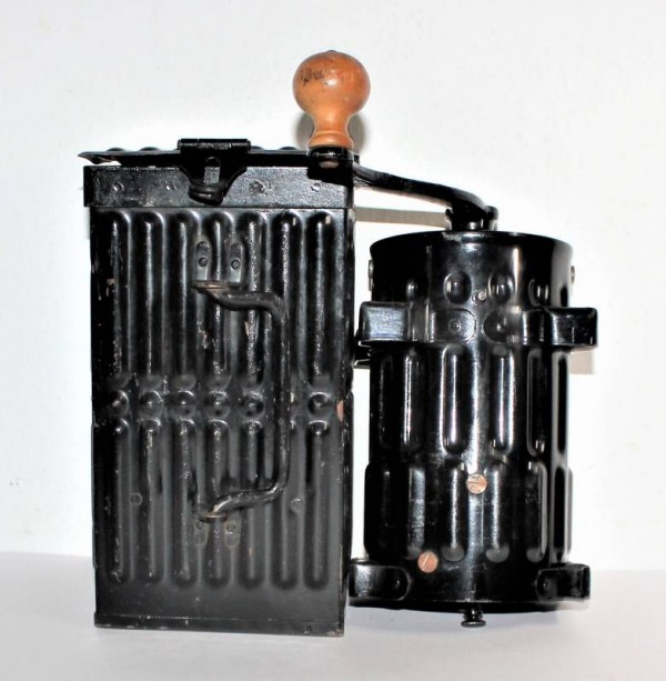 COFFEE MILL BY KITCHEN WEHRMACHT/ITALIAN ARMY