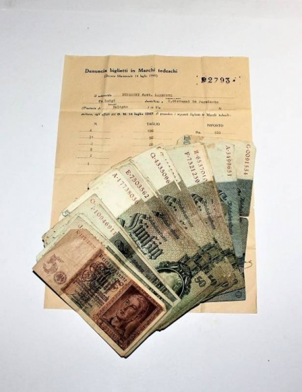 WWII GERMAN REICHSMARK BANKNOTES AND EXCHANGE DOCUMENT