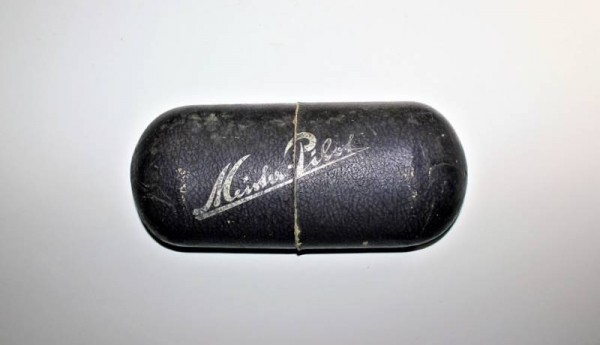 MOTORCYCLE OR PILOT GLASSES CARDBOARD CASE