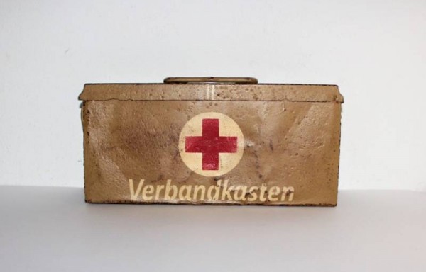 AMMUNITION BOX MG RED CROSS